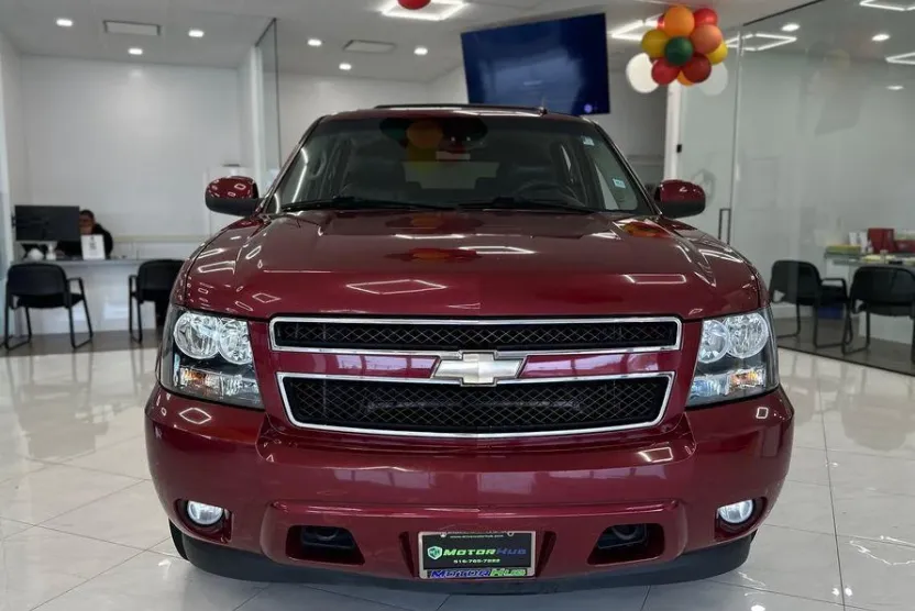 2011 Chevrolet Tahoe LT photo 1