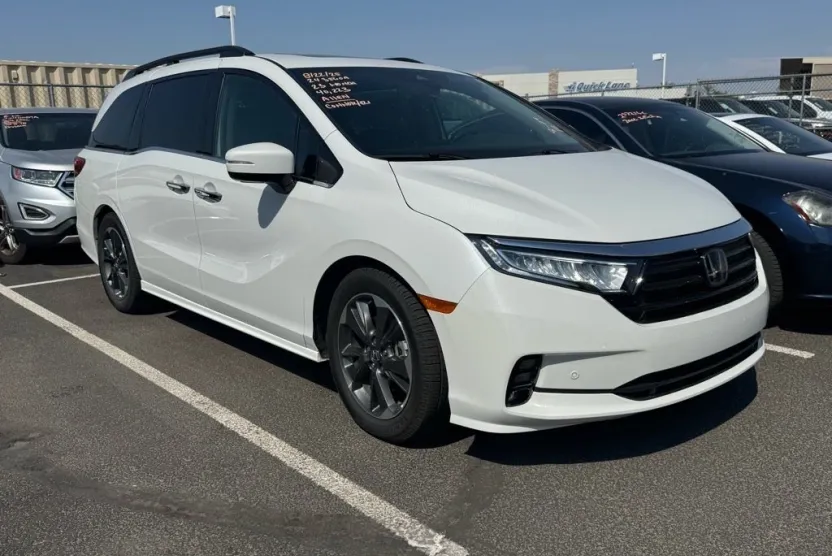 2023 Honda Odyssey Elite photo 1