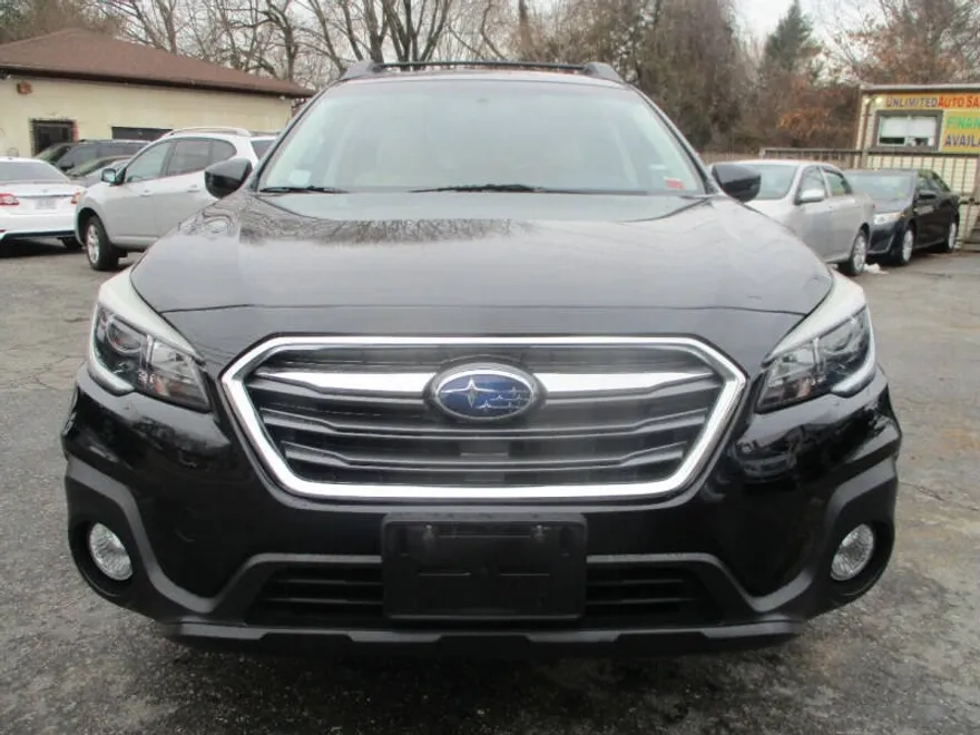 2018 Subaru Outback 2.5i Premium photo 1