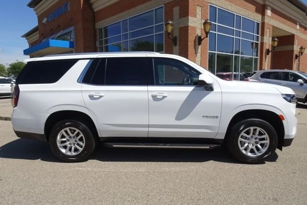 2022 Chevrolet Tahoe LT photo 1