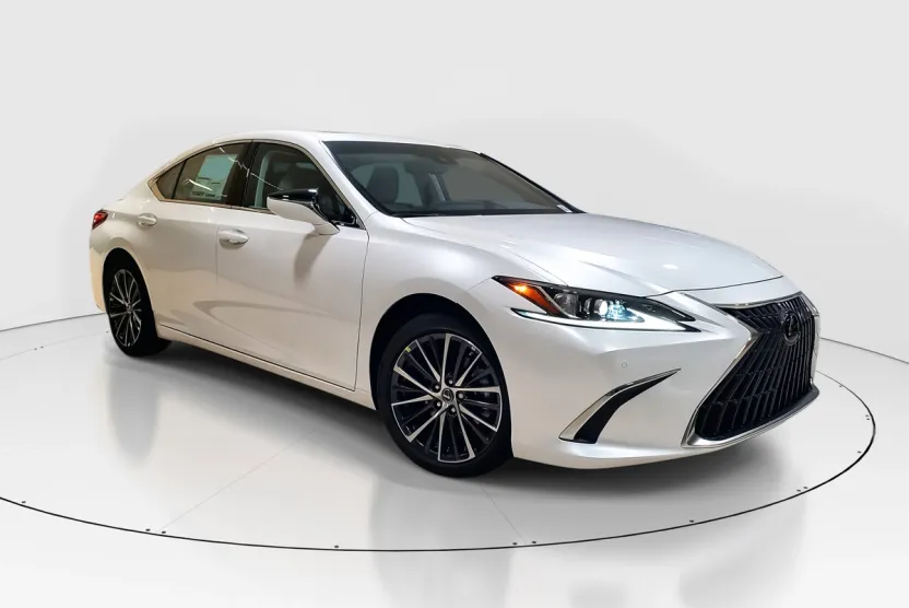 2025 Lexus ES 300h photo 1