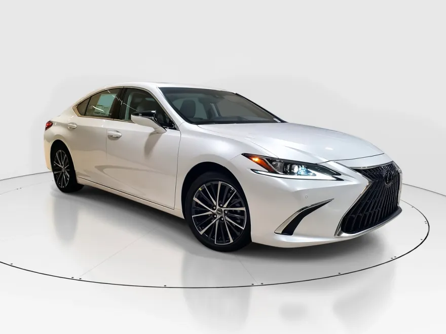 2025 Lexus ES 300h photo 1