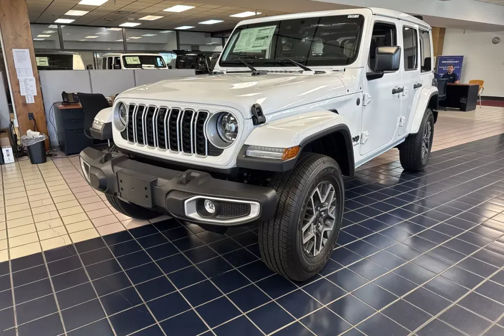 2025 Jeep Wrangler Sahara photo 1