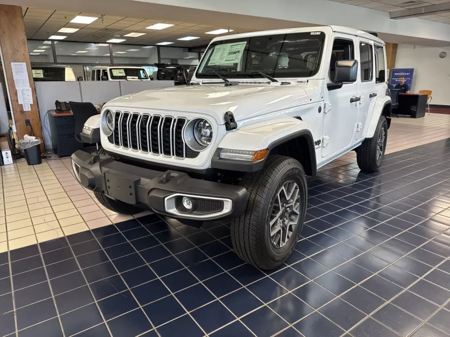 2025 Jeep Wrangler Sahara photo 1