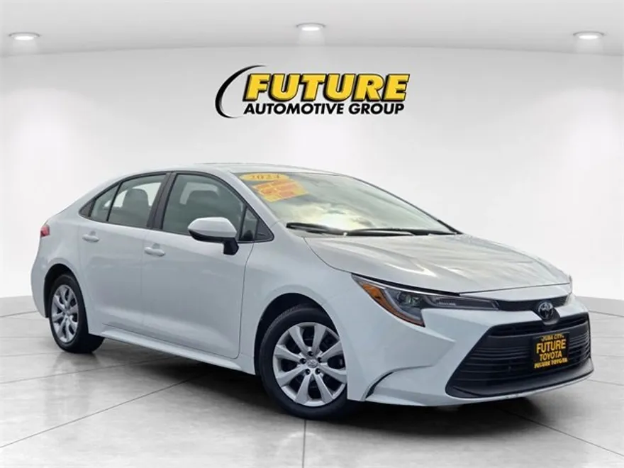 2024 Toyota Corolla LE photo 1