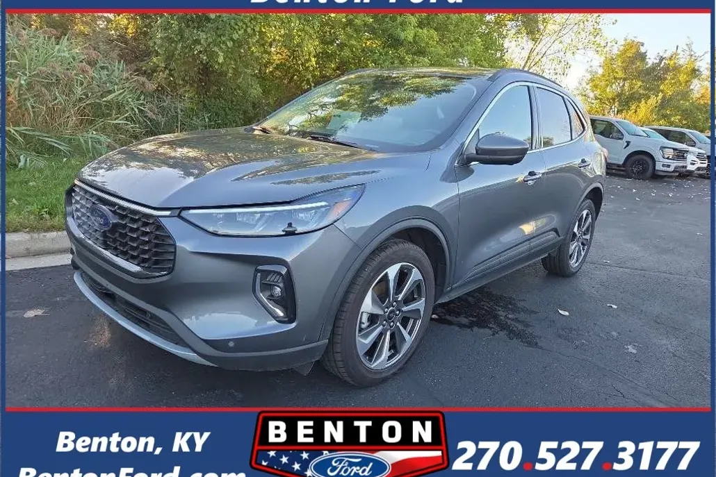 2023 Ford Escape Platinum photo 1