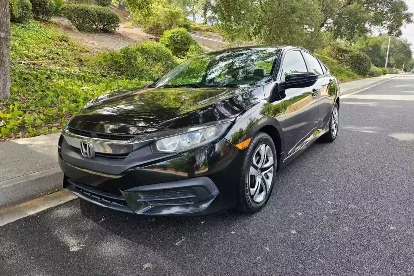 2016 Honda Civic LX photo 1