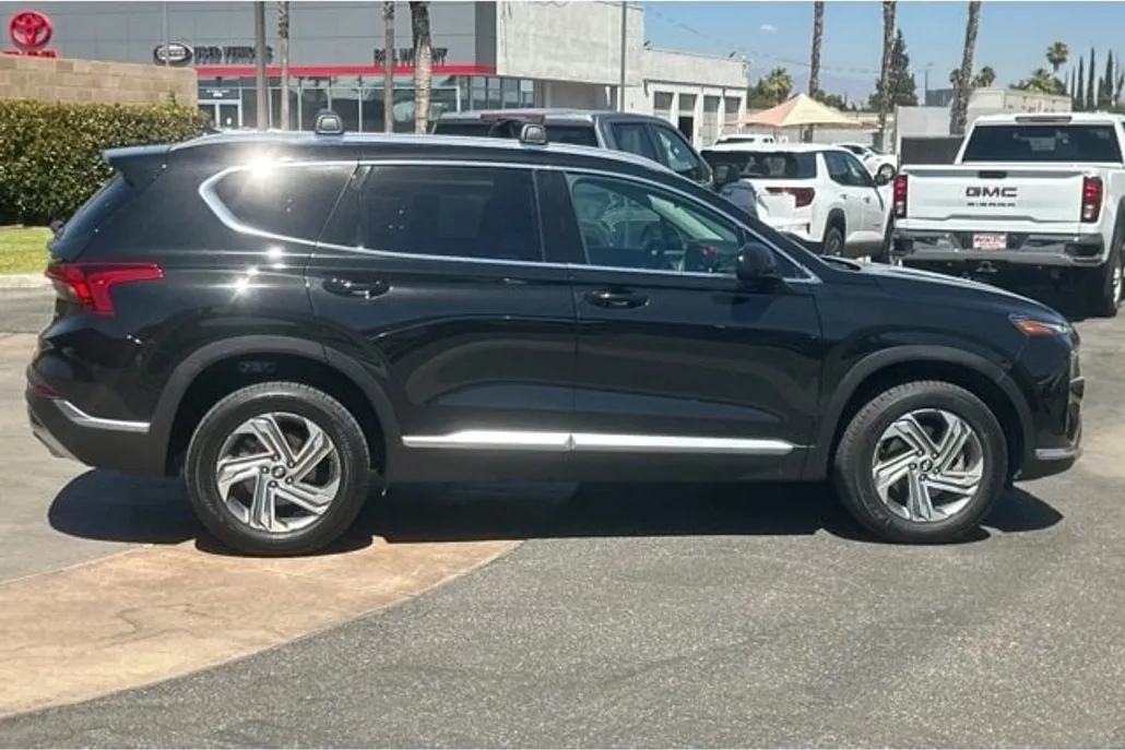 2022 Hyundai Santa Fe SEL photo 1