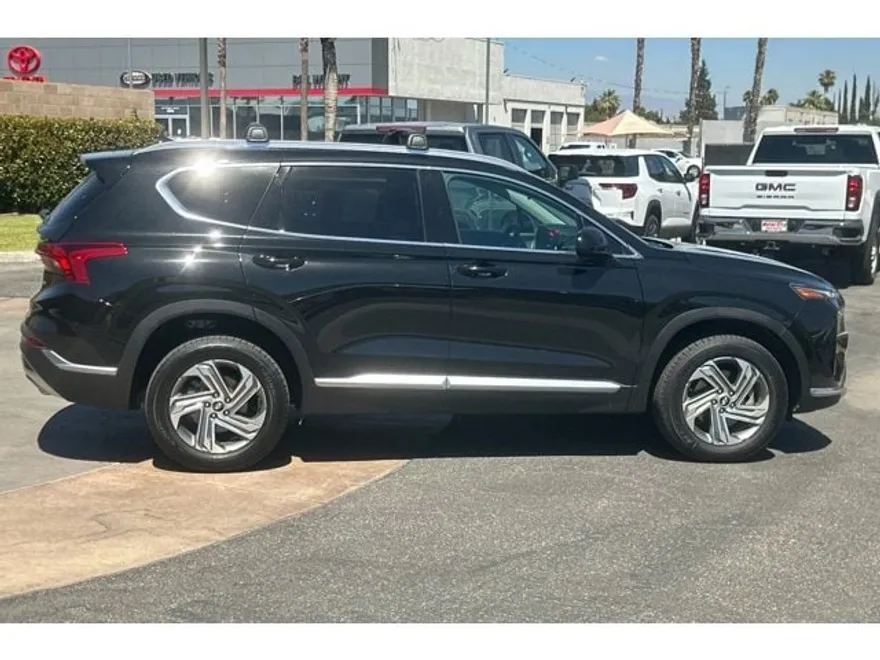 2022 Hyundai Santa Fe SEL photo 1