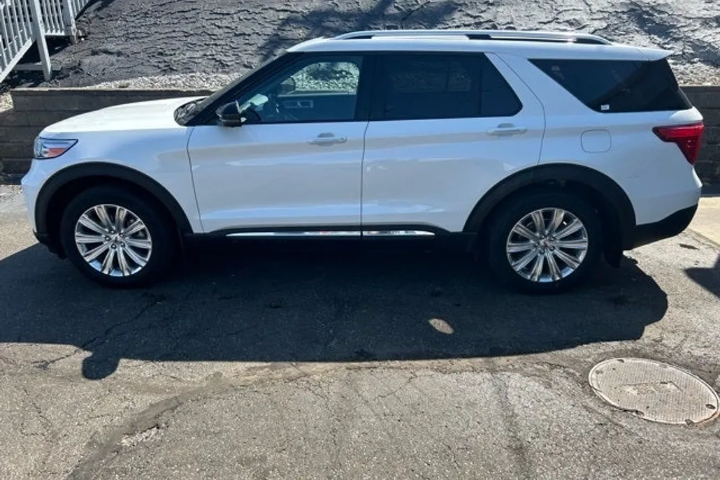 2022 Ford Explorer Limited photo 1