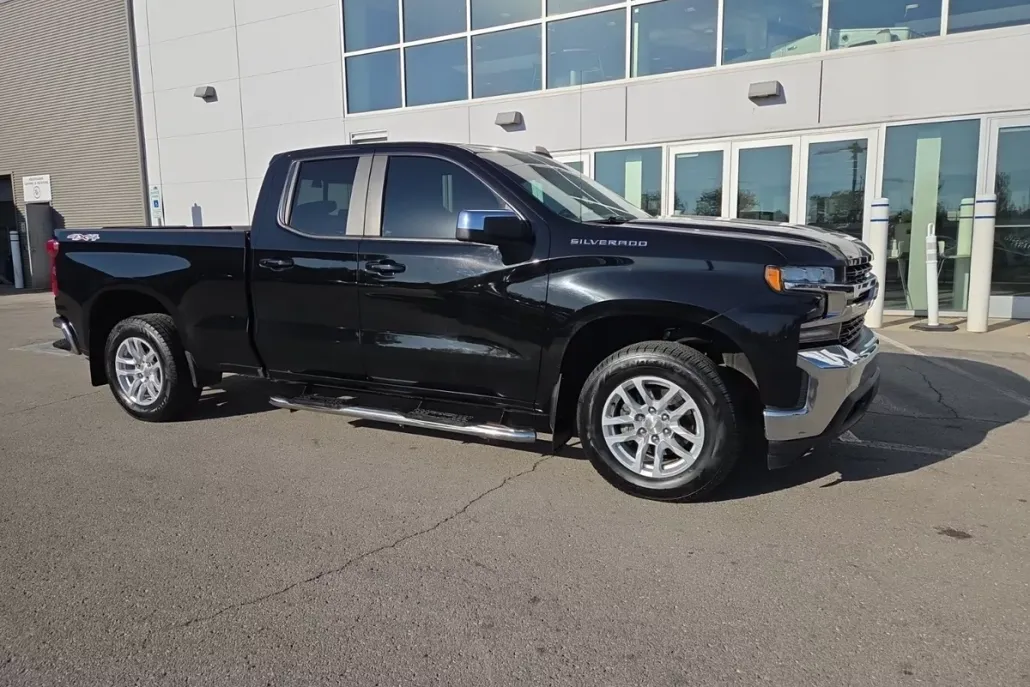 2019 Chevrolet Silverado 1500 LT photo 1