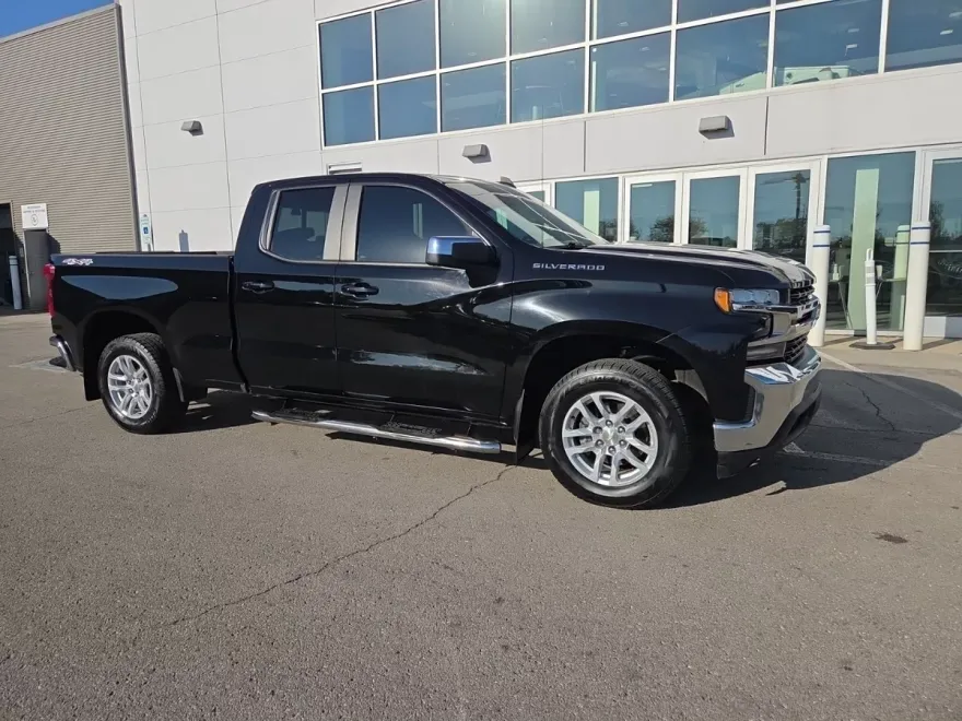 2019 Chevrolet Silverado 1500 LT photo 1