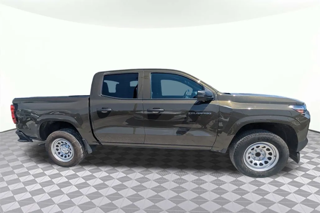2024 Chevrolet Colorado Work Truck photo 1