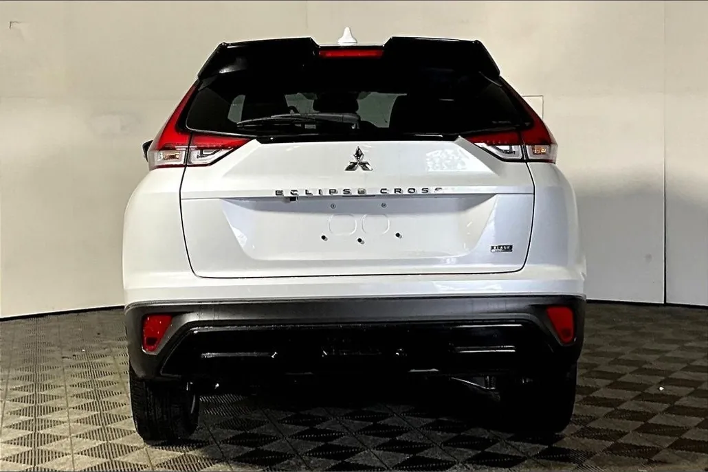2025 Mitsubishi Eclipse Cross SEL photo 1