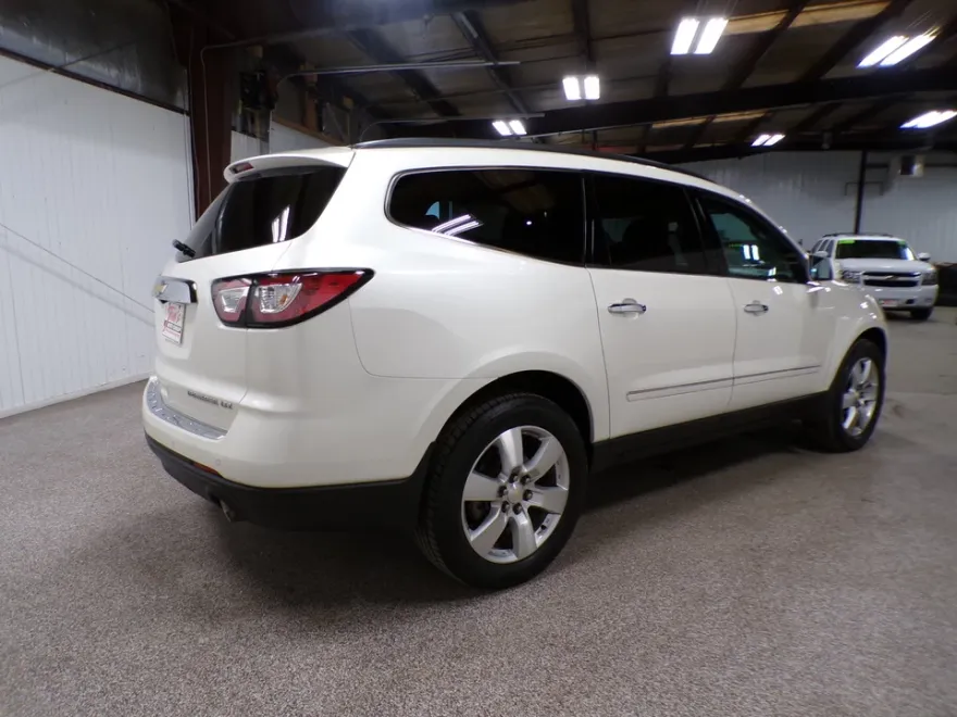 2014 Chevrolet Traverse LTZ photo 5