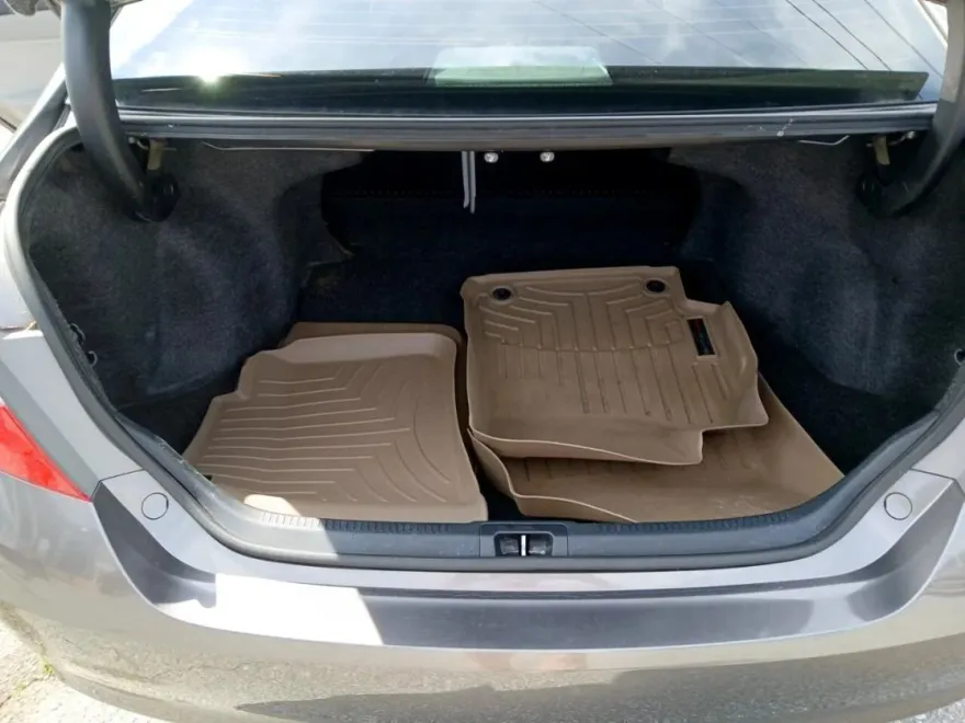 2015 Toyota Camry XLE photo 1