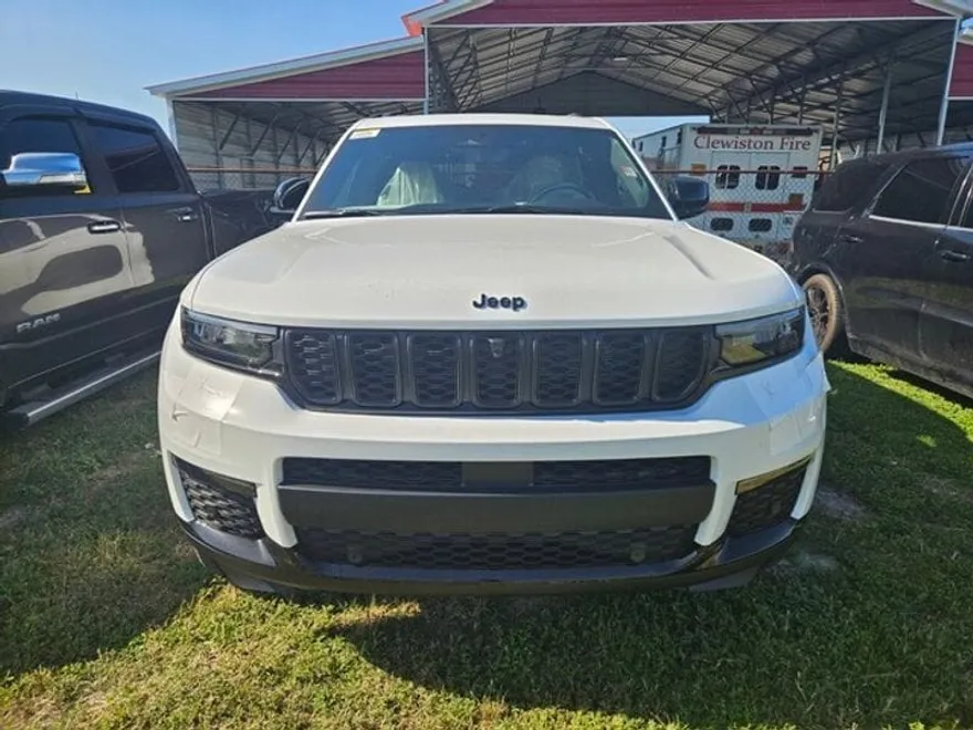 2025 Jeep Grand Cherokee Limited photo 1