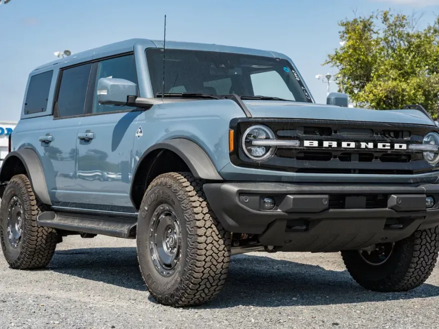 2025 Ford Bronco Outer Banks photo 1