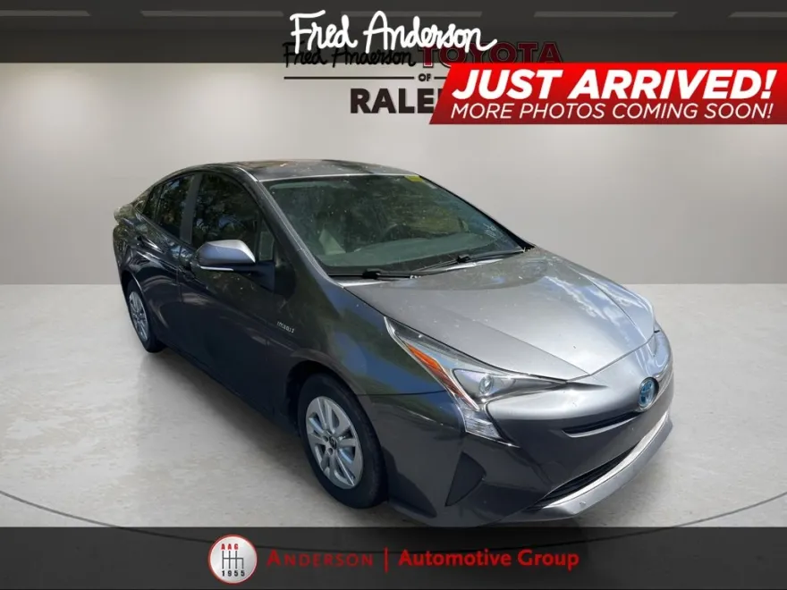 2017 Toyota Prius Two photo 1