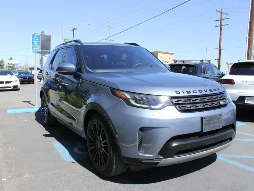 2019 Land Rover Discovery SE photo 1