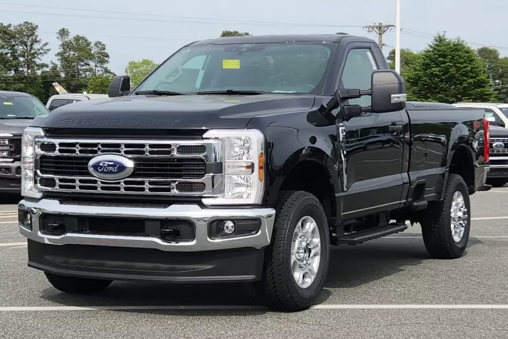 2025 Ford F-350 XLT photo 1