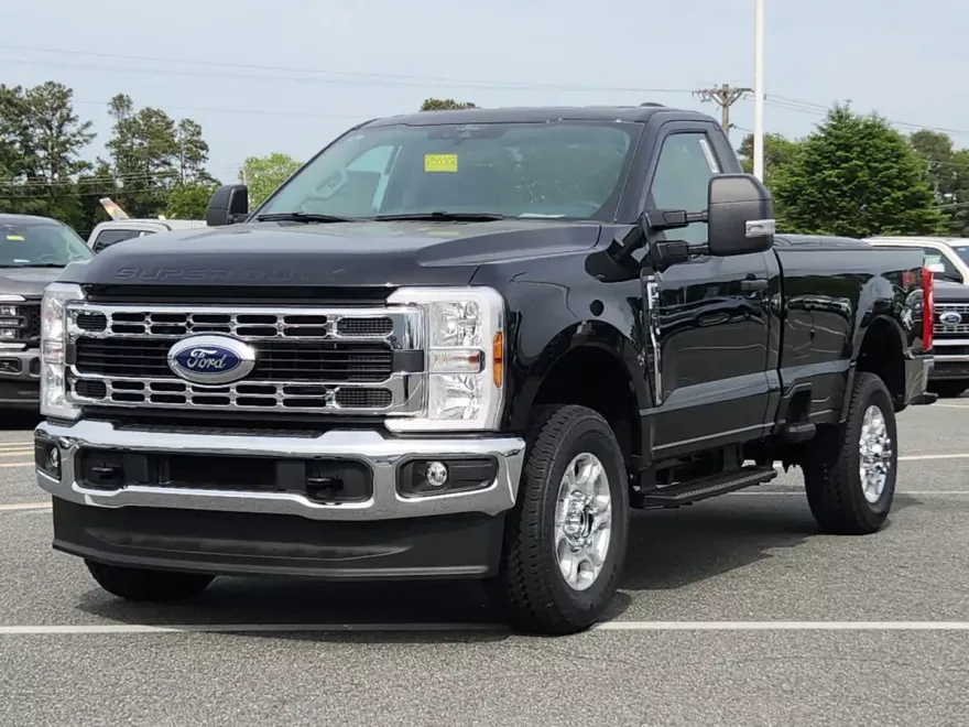 2025 Ford F-350 XLT photo 1