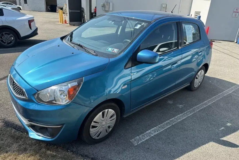 2020 Mitsubishi Mirage ES photo 1