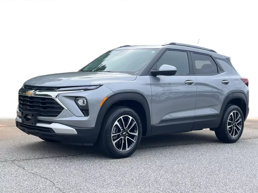 2025 Chevrolet Trailblazer LT photo 1