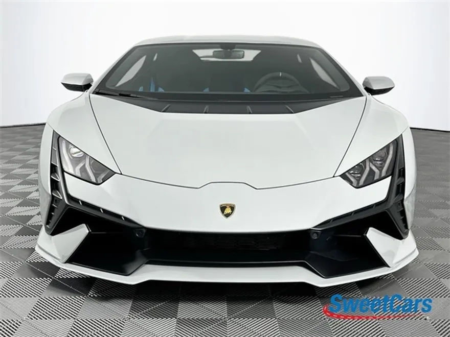 2023 Lamborghini Huracan Tecnica photo 2