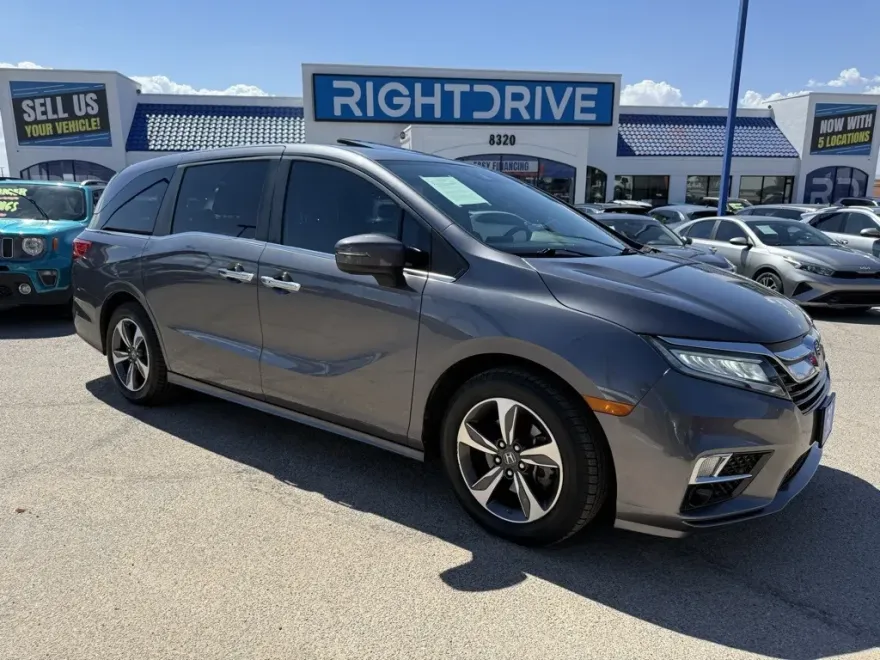2019 Honda Odyssey Touring photo 1