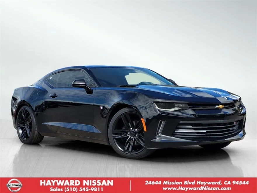 2018 Chevrolet Camaro 1LT photo 1