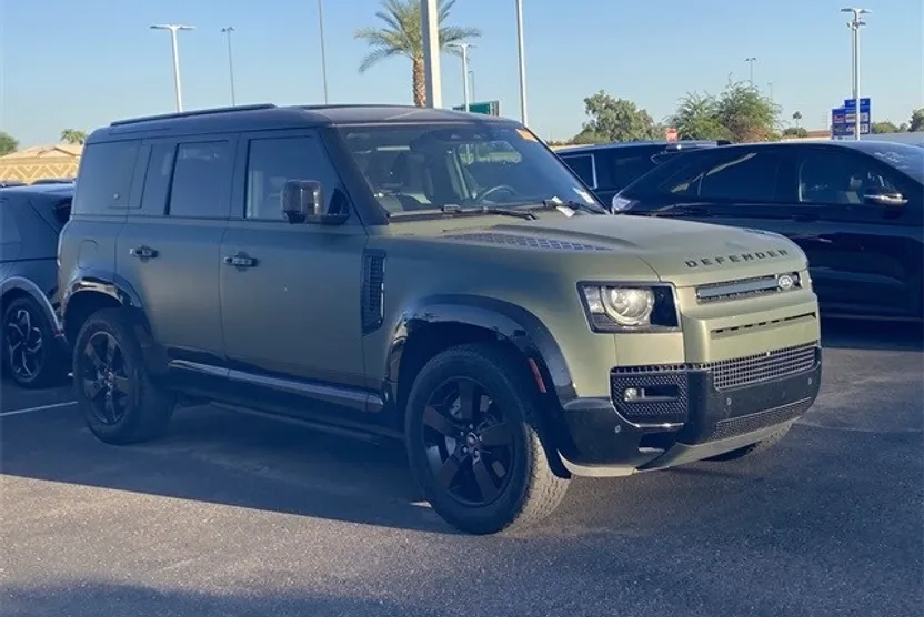 2023 Land Rover Defender 110 photo 1