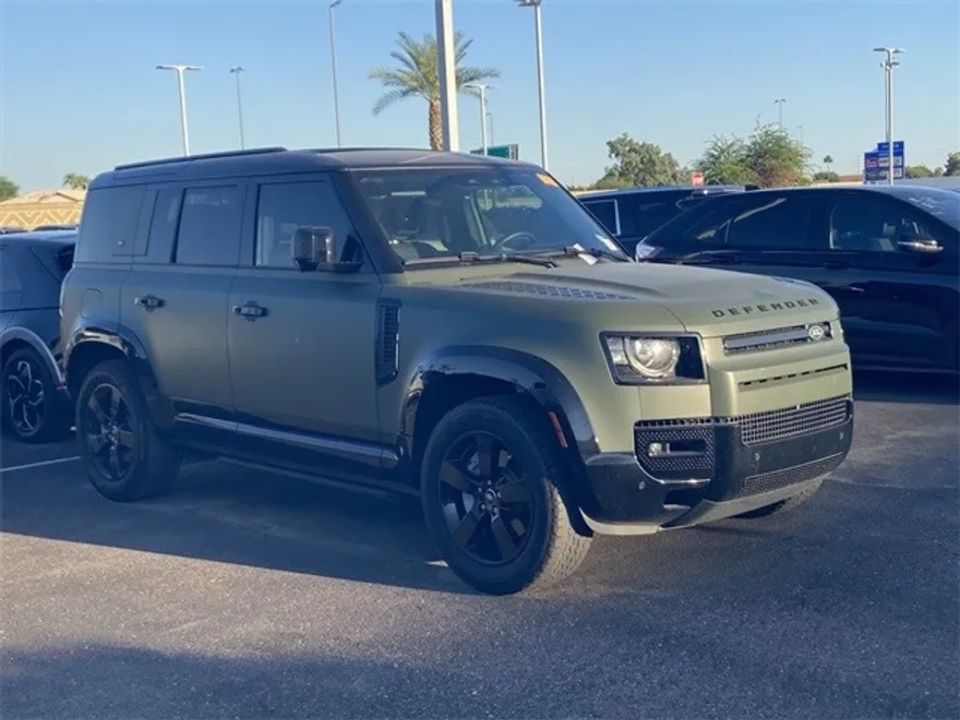 2023 Land Rover Defender 110 photo 1