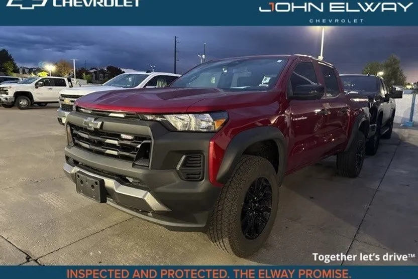 2024 Chevrolet Colorado Trail Boss photo 1