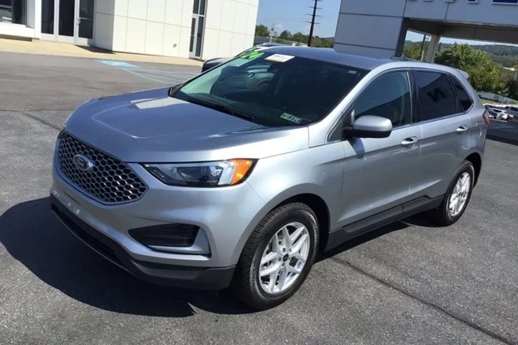 2024 Ford Edge SEL photo 1