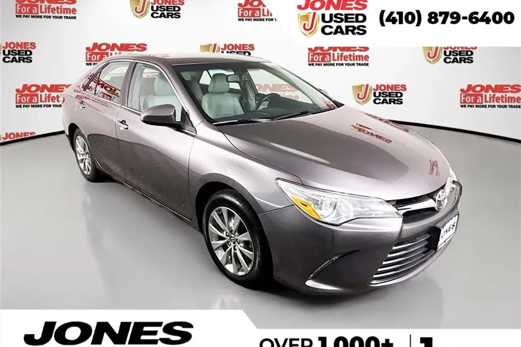 2016 Toyota Camry XLE photo 1