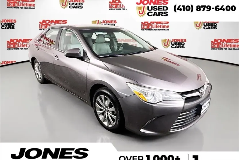 2016 Toyota Camry XLE photo 1