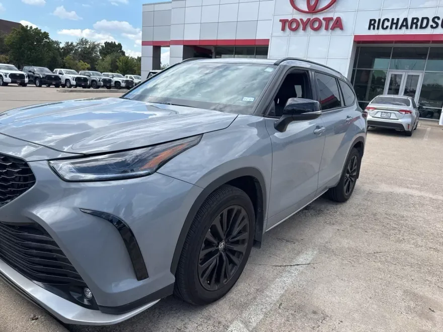 2025 Toyota Highlander XLE XSE Platinum Limited photo 1