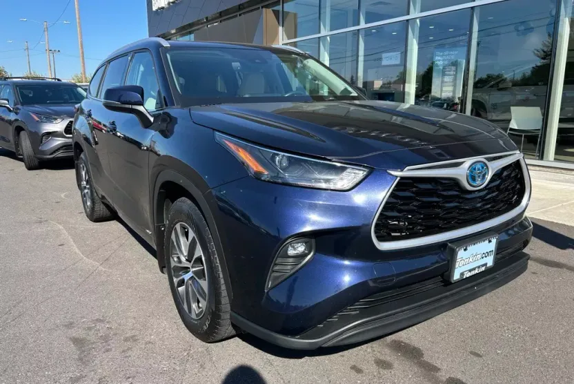 2022 Toyota Highlander Hybrid XLE photo 1