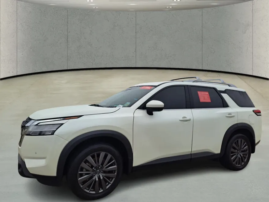 2024 Nissan Pathfinder SL photo 1