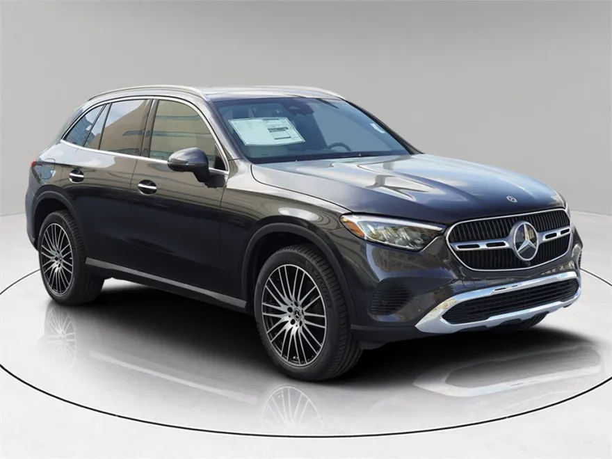 2025 Mercedes Benz GLC 300 photo 1