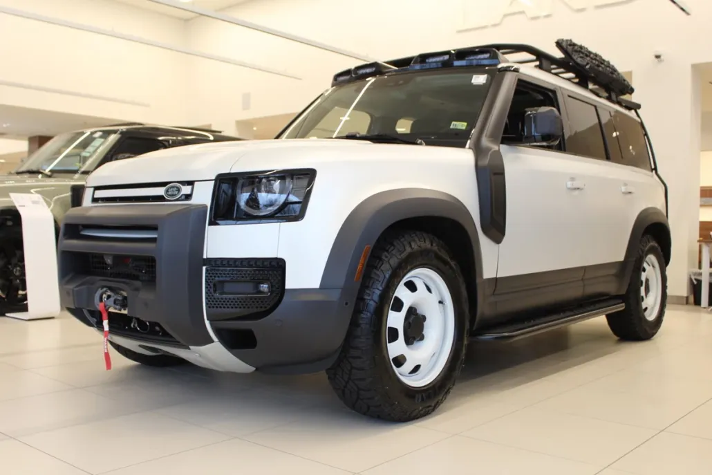 2024 Land Rover Defender 110 S photo 1
