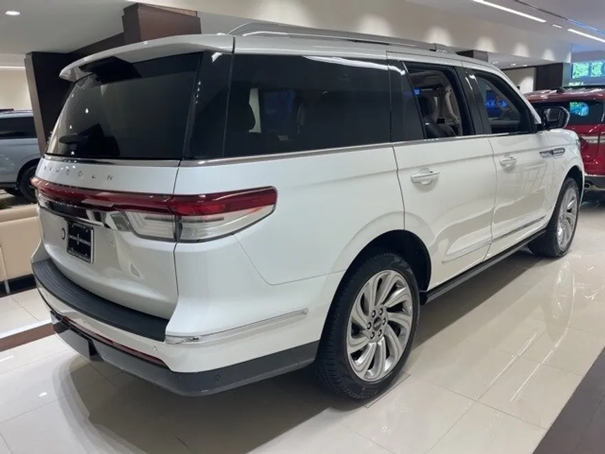 2024 Lincoln Navigator Reserve photo 1