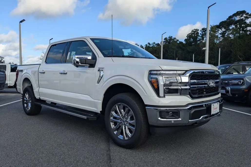 2025 Ford F-150 Lariat photo 1