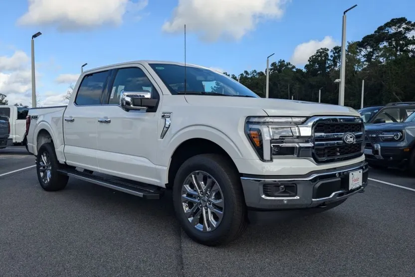 2025 Ford F-150 Lariat photo 1