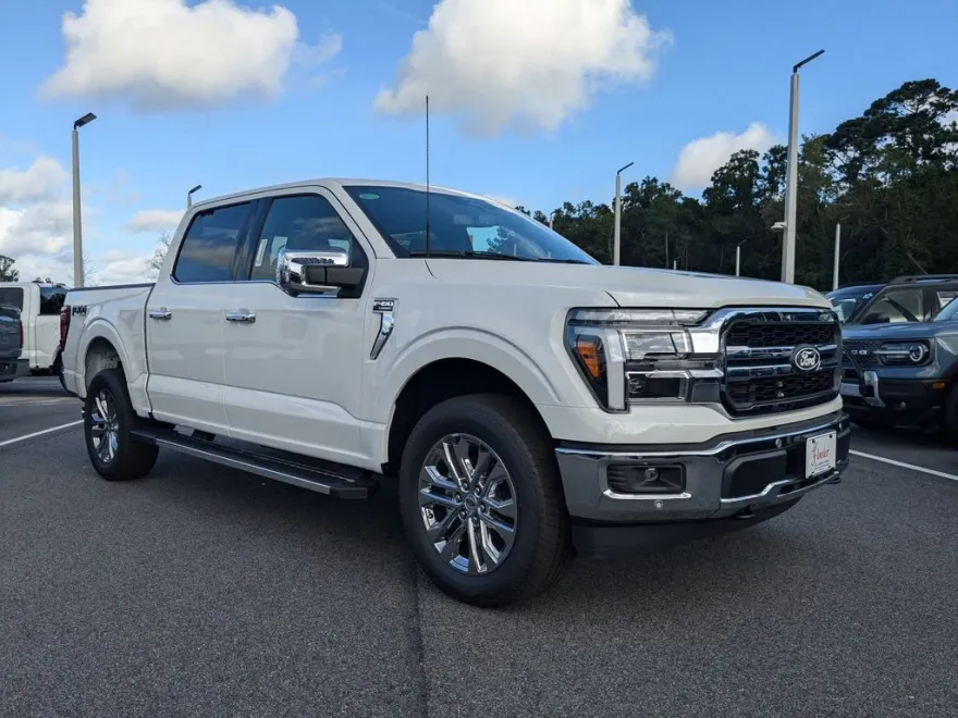 2025 Ford F-150 Lariat photo 1