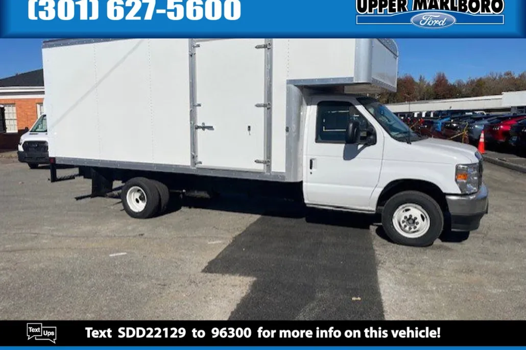 2025 Ford E-450 DRW photo 1