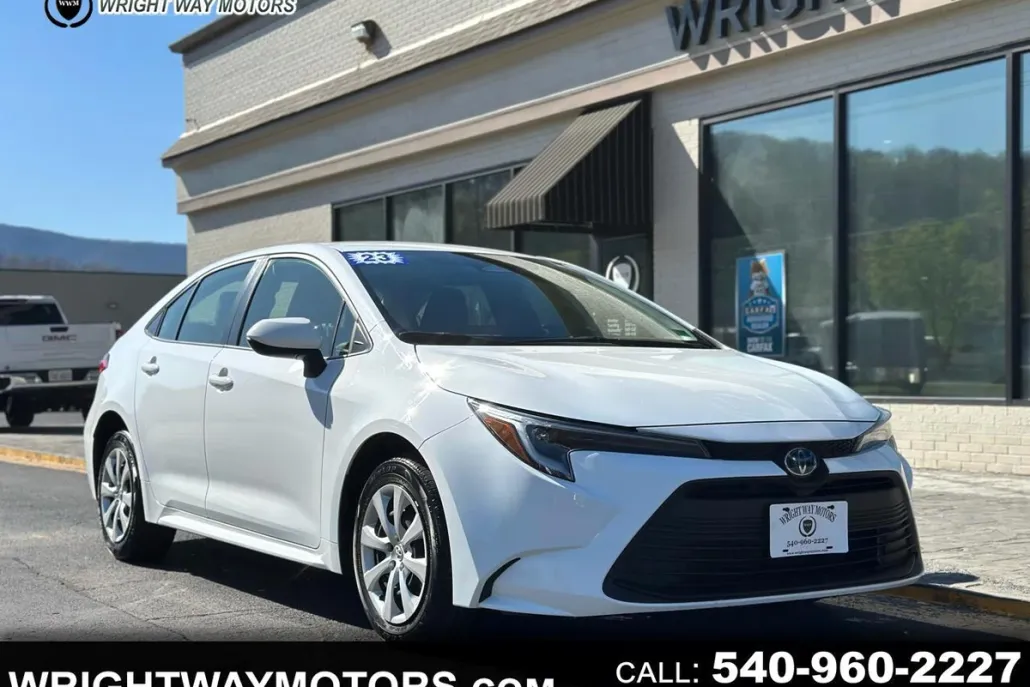 2023 Toyota Corolla Hybrid LE photo 1