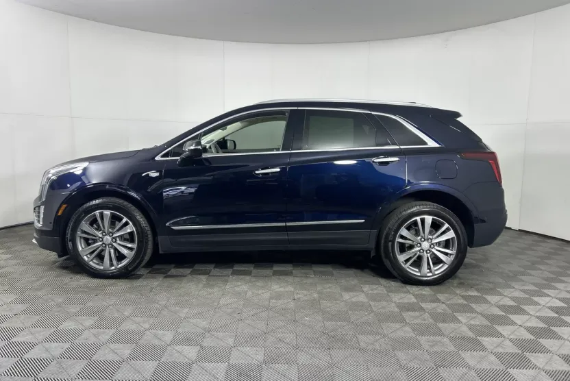 2022 Cadillac XT5 Premium Luxury photo 1