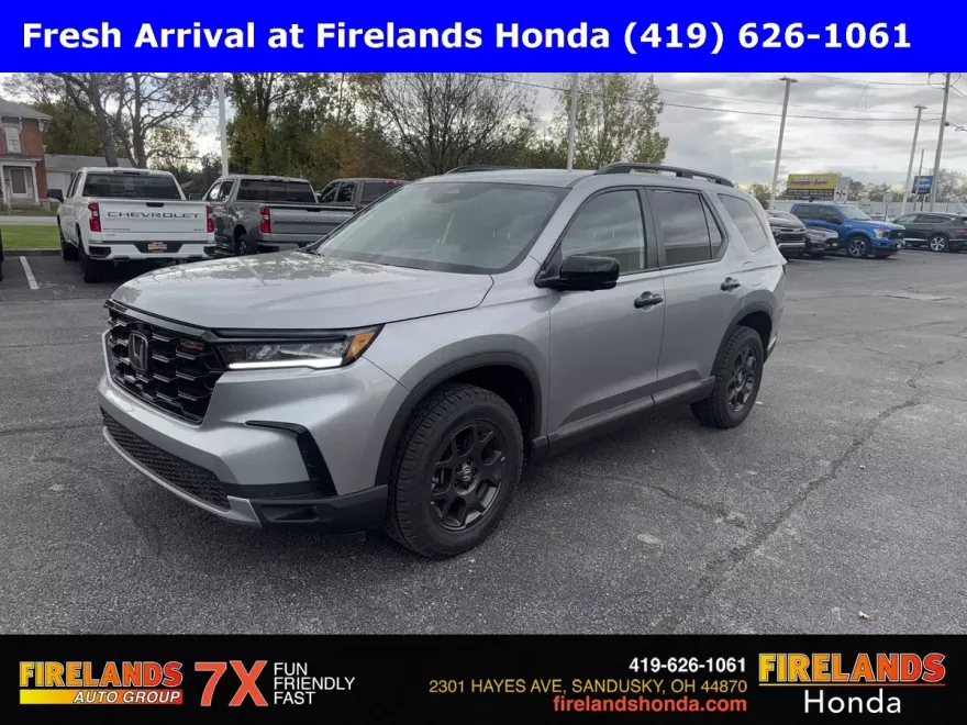 2025 Honda Pilot TrailSport photo 1